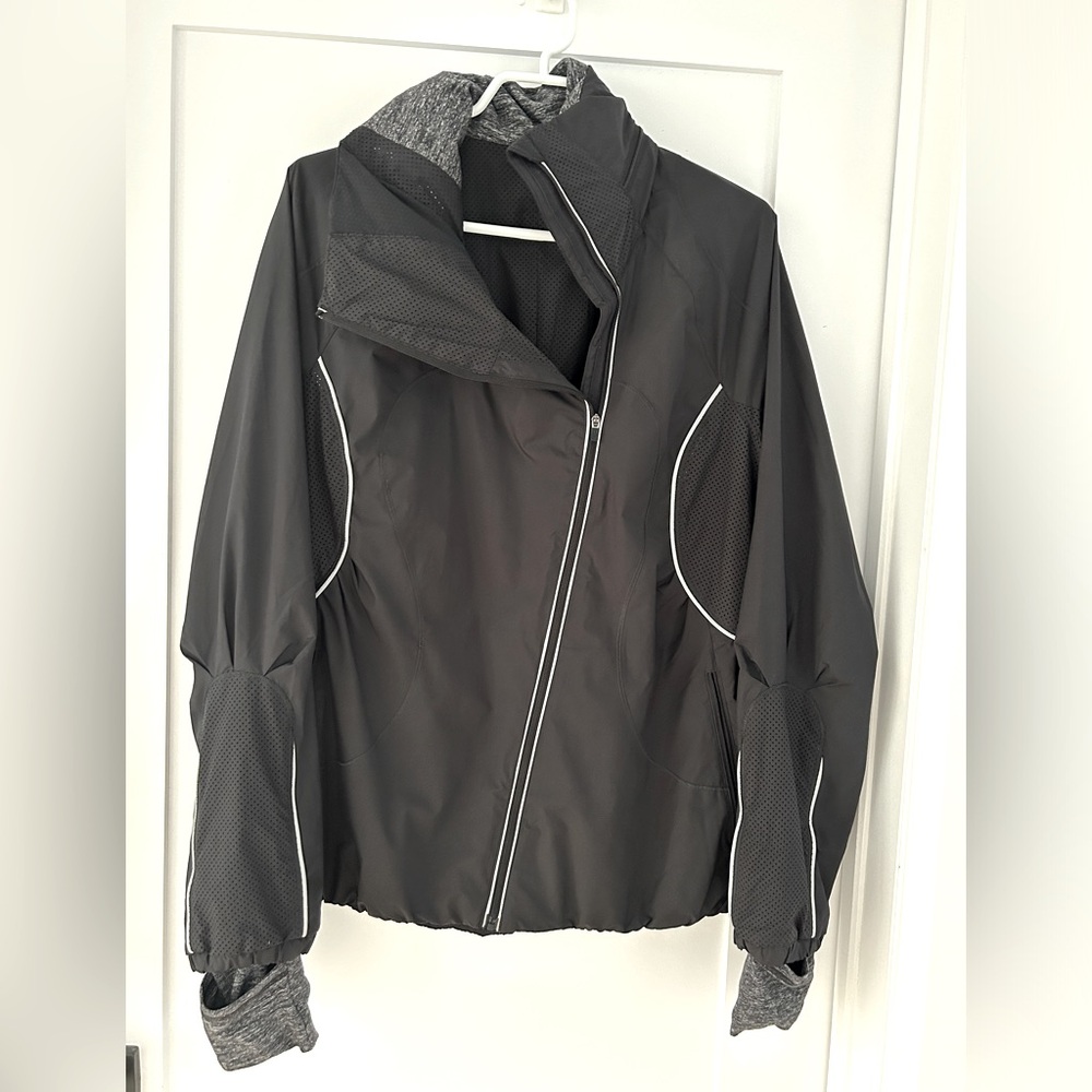 Lululemon Ladies Running Jacket - Sz 12 Like New
